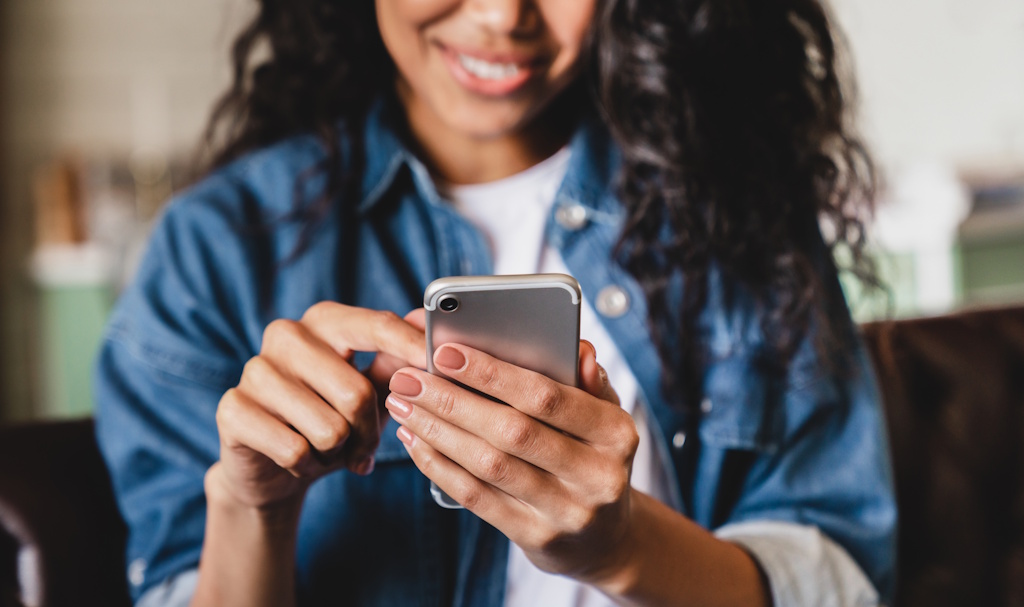 woman calling on cell phone